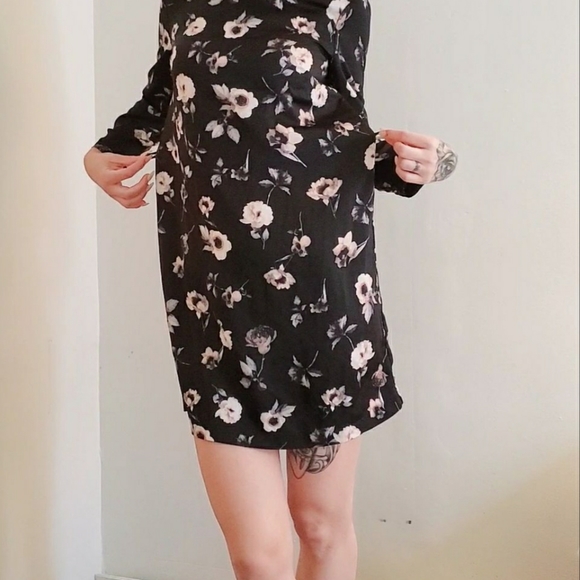 Satin dress - Picture 5 of 5